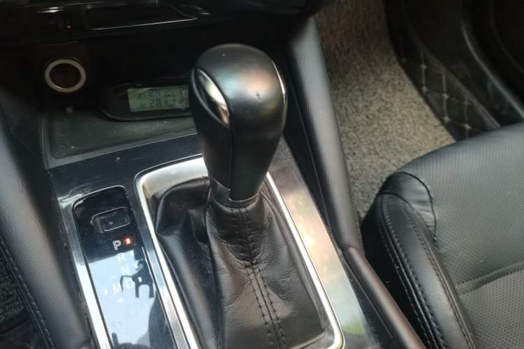 Used Mazda Atenza 2017 2.5L Sky Blue Supreme Edition Gear Lever
