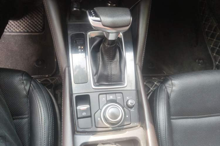 Used Mazda Atenza 2017 2.0L Blue Sky Luxury Edition Gear Lever