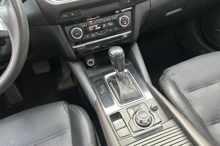 Used Mazda Atenza 2017 2.5L Sky Blue Supreme Edition Interior 10