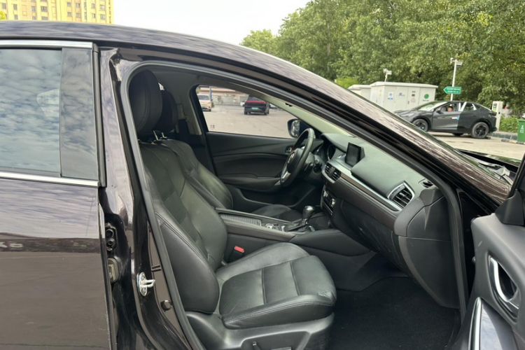 Used Mazda Atenza 2017 2.5L Sky Blue Supreme Edition Interior 11