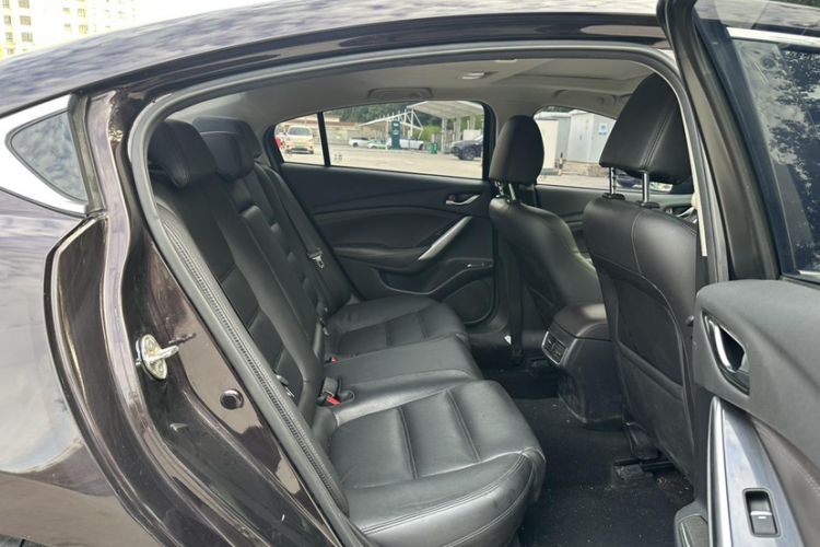 Used Mazda Atenza 2017 2.5L Sky Blue Supreme Edition Interior 4