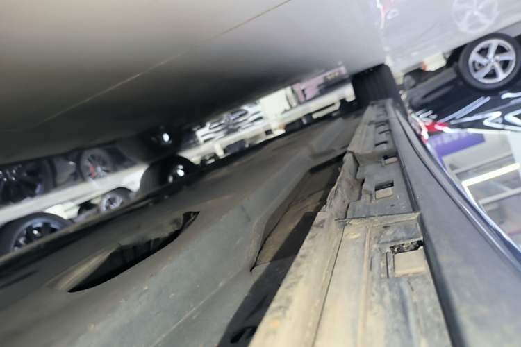 Used Mazda Atenza 2017 2.5L Blue Sky Prestige Edition Left Side Sill
