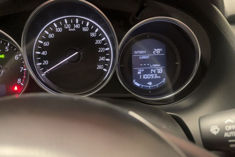 Used Mazda Atenza 2017 2.0L Blue Sky Luxury Edition Odometer Close Up
