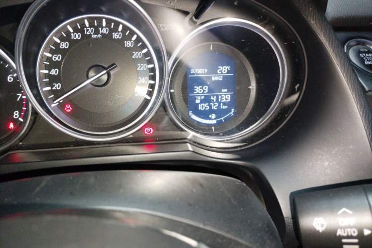 Used Mazda Atenza 2017 2.0L Blue Sky Luxury Edition Odometer Close Up