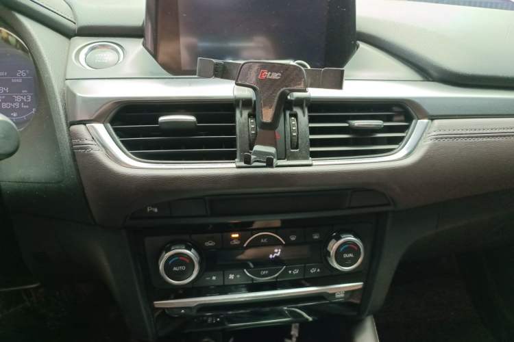 Used Mazda Atenza 2017 2.0L Blue Sky Luxury Edition Audio And AC Panel