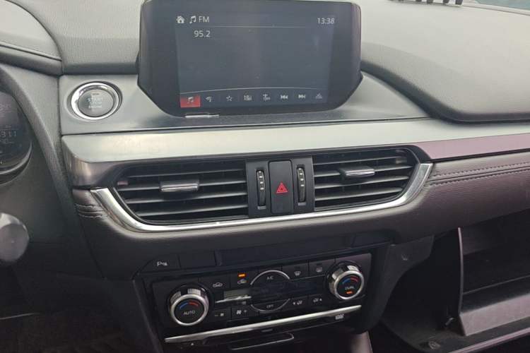 Used Mazda Atenza 2017 2.0L Blue Sky Luxury Edition Audio And AC Panel