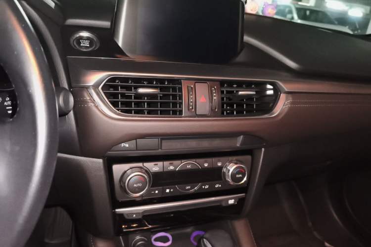 Used Mazda Atenza 2017 2.0L Blue Sky Luxury Edition Audio And AC Panel