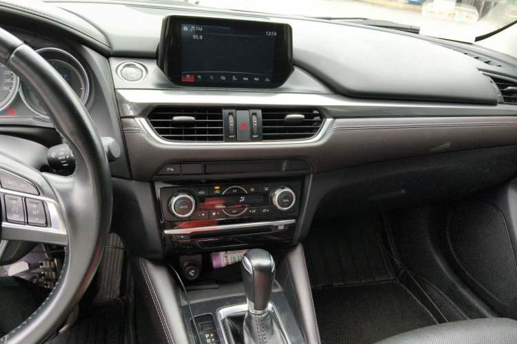Used Mazda Atenza 2017 2.0L Blue Sky Luxury Edition Audio And AC Panel