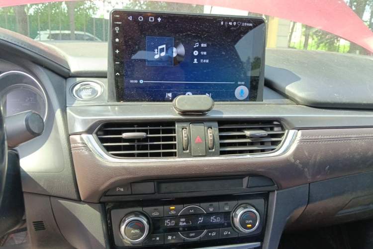 Used Mazda Atenza 2017 2.0L Blue Sky Luxury Edition Audio And AC Panel