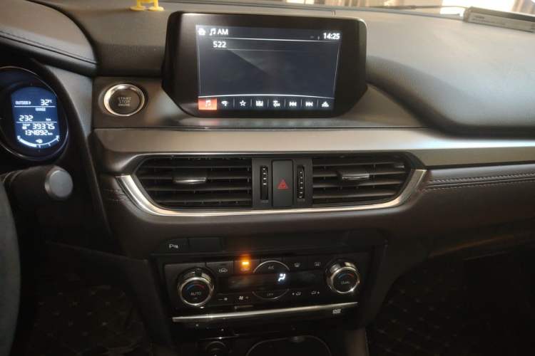 Used Mazda Atenza 2017 2.5L Skyactiv Sport Edition Audio And AC Panel