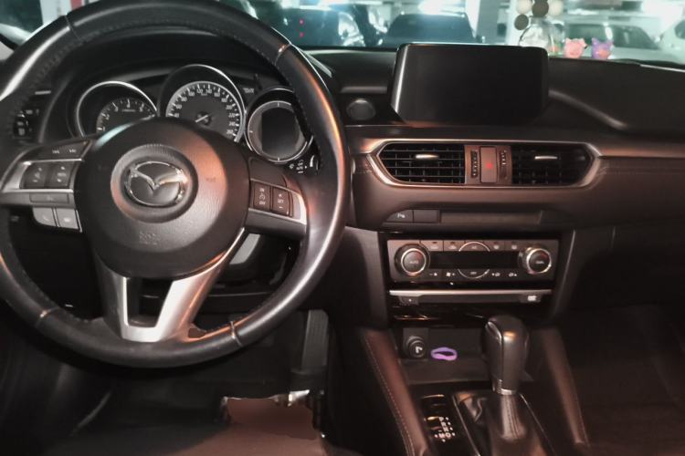 Used Mazda Atenza 2017 2.0L Blue Sky Luxury Edition Center Console