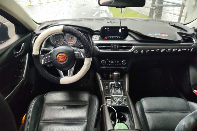 Used Mazda Atenza 2017 2.0L Blue Sky Luxury Edition Center Console