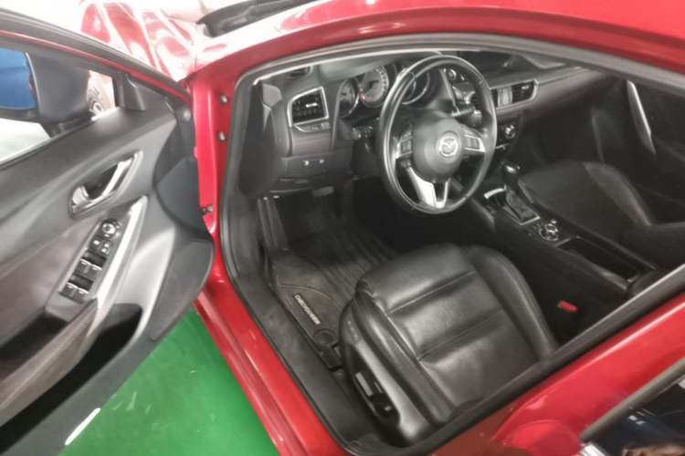 Used Mazda Atenza 2017 2.0L Blue Sky Luxury Edition Driver Seat