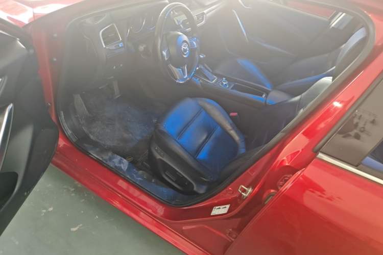 Used Mazda Atenza 2017 2.0L Blue Sky Luxury Edition Driver Seat