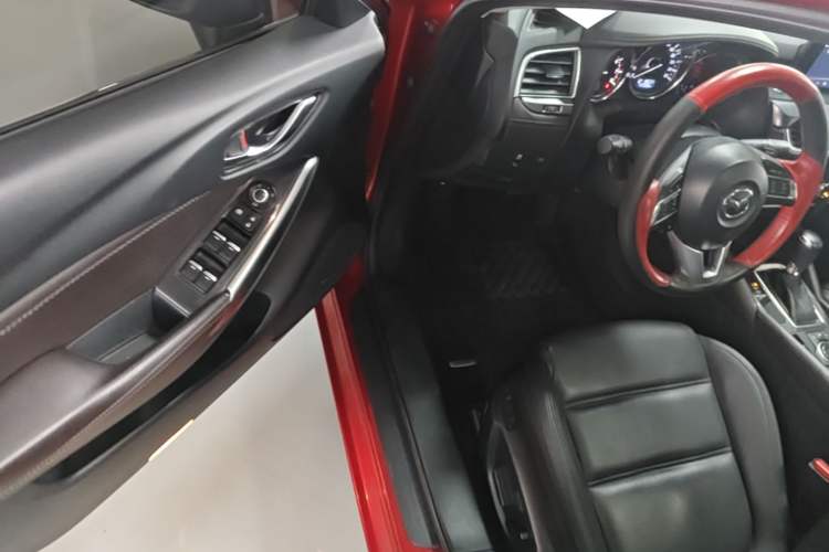 Used Mazda Atenza 2017 2.5L Blue Sky Prestige Edition Driver Seat
