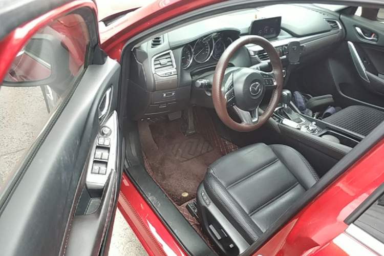 Used Mazda Atenza 2017 2.0L Blue Sky Luxury Edition Driver Seat