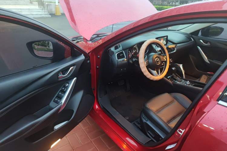 Used Mazda Atenza 2017 2.0L Blue Sky Luxury Edition Driver Seat