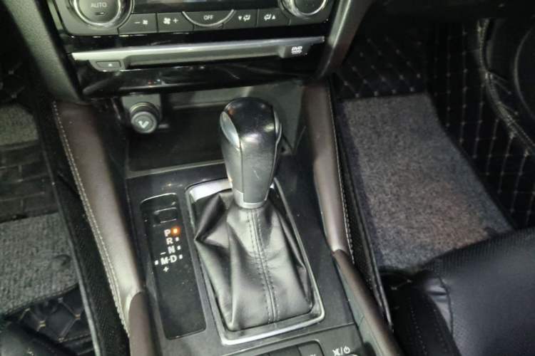 Used Mazda Atenza 2017 2.5L Blue Sky Prestige Edition Gear Lever