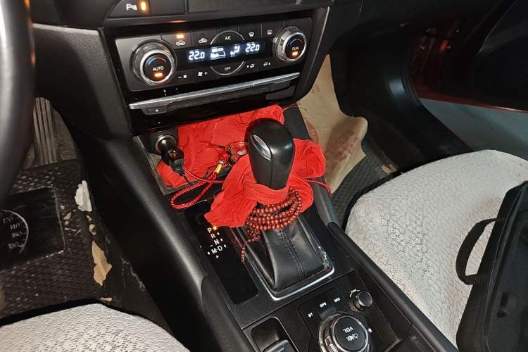 Used Mazda Atenza 2017 2.0L Blue Sky Fashion Edition Gear Lever