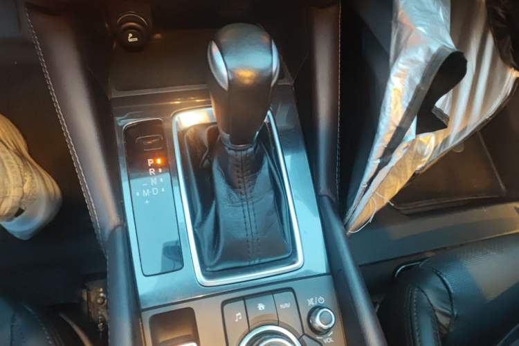 Used Mazda Atenza 2017 2.0L Blue Sky Luxury Edition Gear Lever