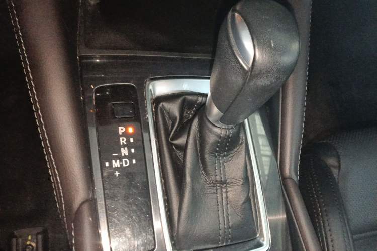 Used Mazda Atenza 2017 2.0L Blue Sky Luxury Edition Gear Lever