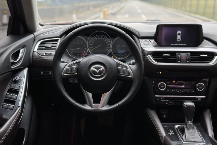 Used Mazda Atenza 2017 2.0L Blue Sky Luxury Edition Interior 3