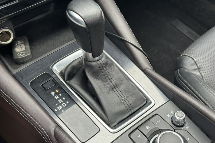 Used Mazda Atenza 2017 2.5L Skyactiv Sport Edition Interior 3