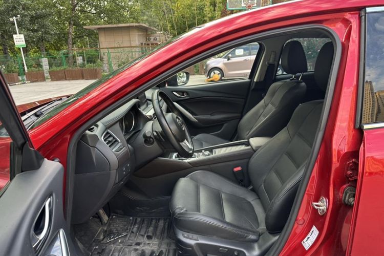 Used Mazda Atenza 2017 2.5L Blue Sky Prestige Edition Interior 3