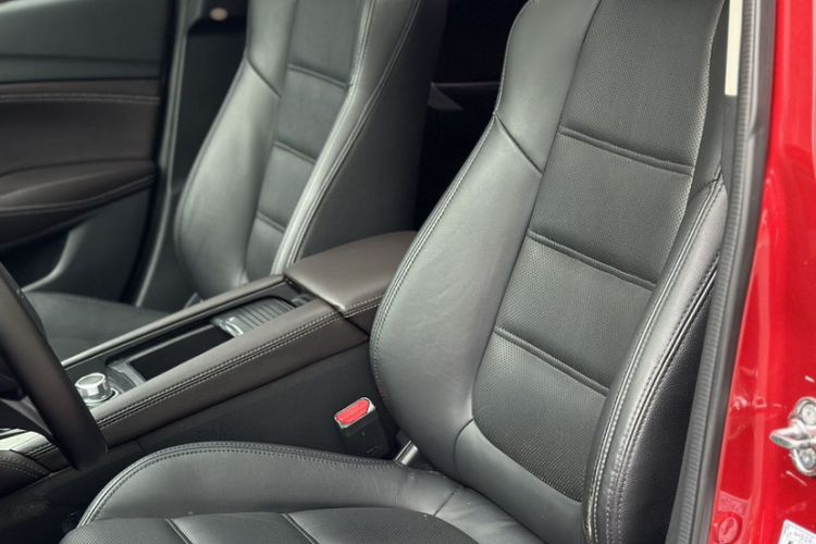 Used Mazda Atenza 2017 2.0L Blue Sky Luxury Edition Interior 4