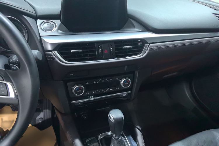 Used Mazda Atenza 2017 2.5L Skyactiv Sport Edition Interior 4