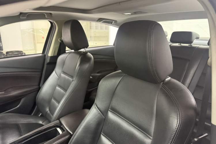 Used Mazda Atenza 2017 2.0L Blue Sky Luxury Edition Interior 5
