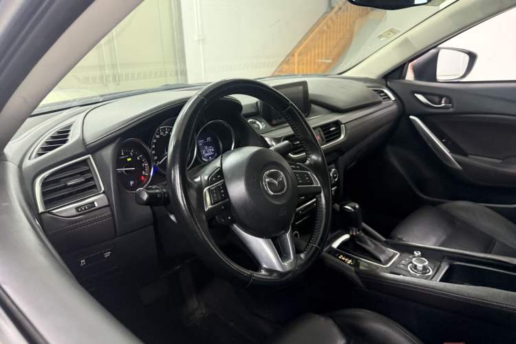 Used Mazda Atenza 2017 2.0L Blue Sky Luxury Edition Interior 6