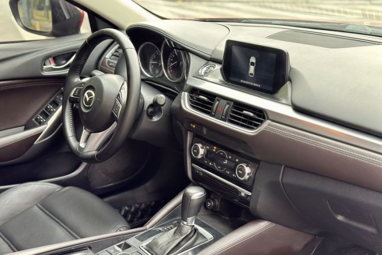 Used Mazda Atenza 2017 2.0L Blue Sky Luxury Edition Interior 7