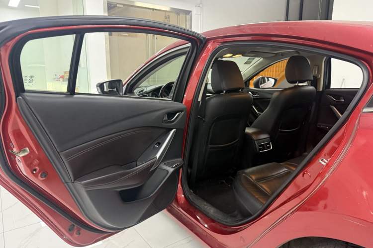 Used Mazda Atenza 2017 2.0L Blue Sky Luxury Edition Interior 7