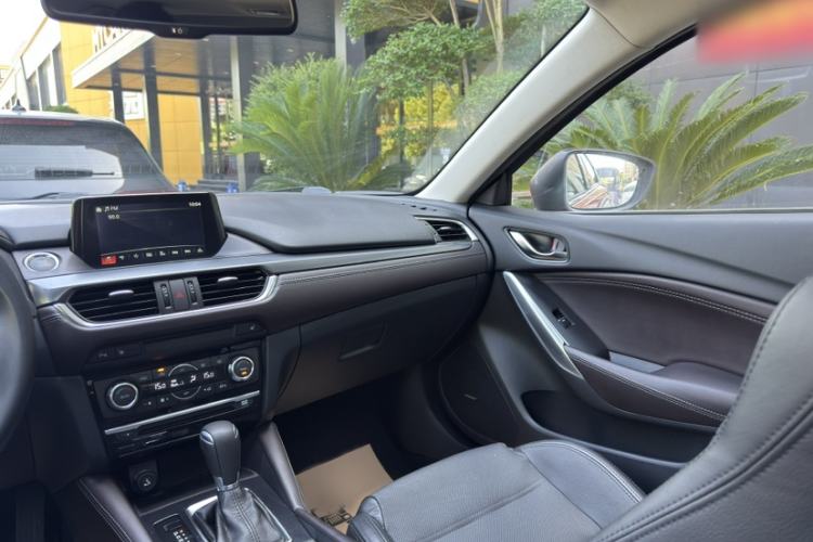 Used Mazda Atenza 2017 2.5L Blue Sky Prestige Edition Interior 8