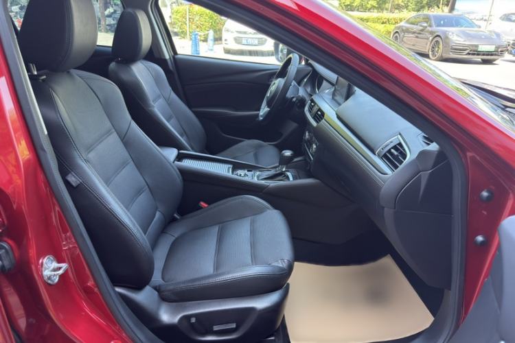 Used Mazda Atenza 2017 2.5L Blue Sky Prestige Edition Interior 9