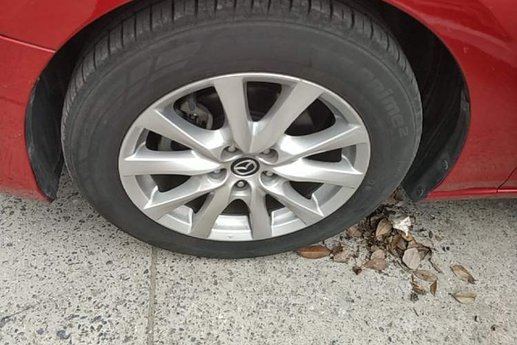 Used Mazda Atenza 2017 2.0L Blue Sky Luxury Edition Left Front Wheel Hub