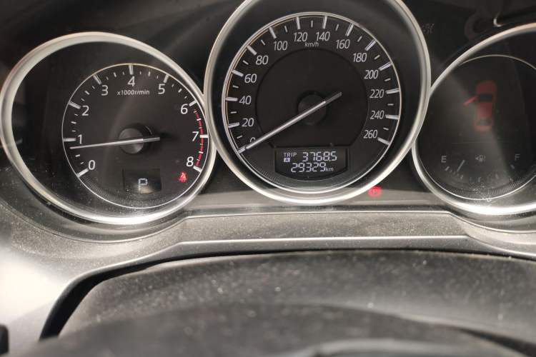 Used Mazda Atenza 2017 2.5L Blue Sky Prestige Edition Odometer Close Up