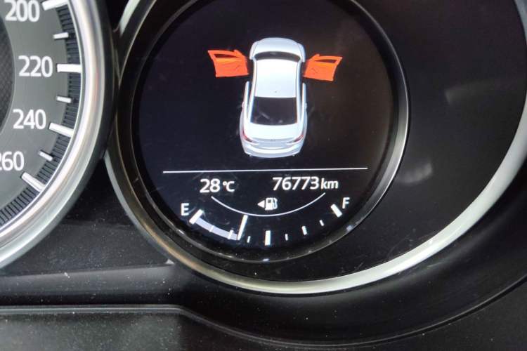 Used Mazda Atenza 2017 2.5L Blue Sky Prestige Edition Odometer Close Up