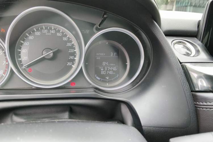 Used Mazda Atenza 2017 2.0L Blue Sky Luxury Edition Odometer Close Up