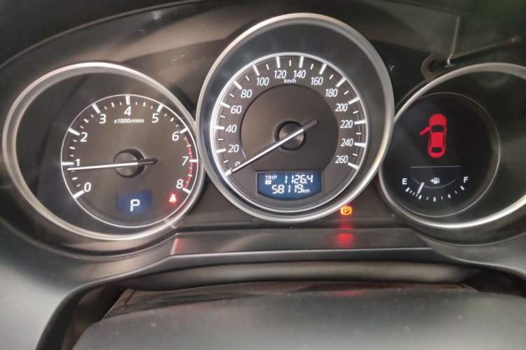 Used Mazda Atenza 2017 2.5L Blue Sky Prestige Edition Odometer Close Up