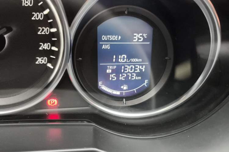 Used Mazda Atenza 2017 2.0L Blue Sky Luxury Edition Odometer Close Up