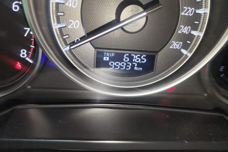Used Mazda Atenza 2017 2.5L Blue Sky Prestige Edition Odometer Close Up