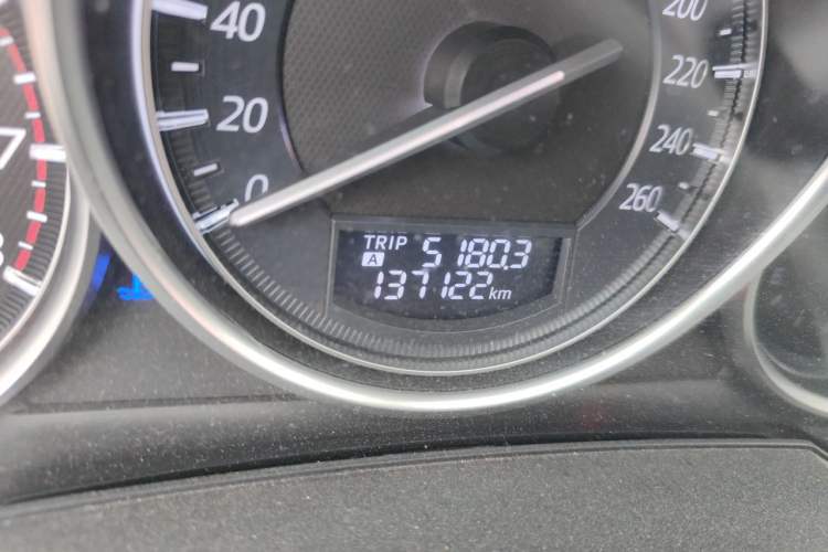 Used Mazda Atenza 2017 2.5L Blue Sky Prestige Edition Odometer Close Up