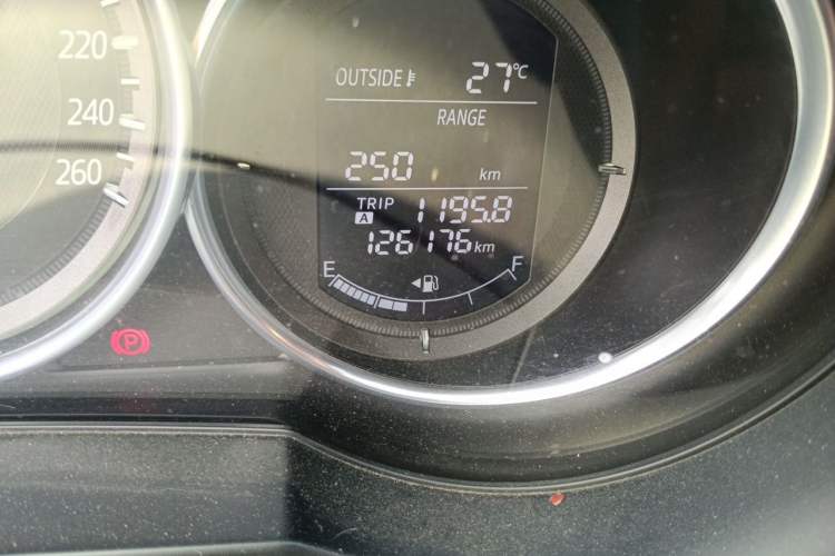 Used Mazda Atenza 2017 2.0L Blue Sky Luxury Edition Odometer Close Up