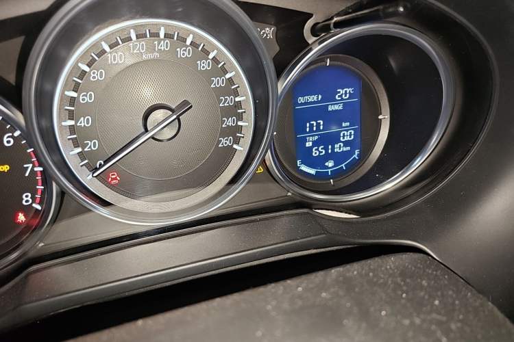 Used Mazda Atenza 2017 2.0L Blue Sky Fashion Edition Odometer Close Up