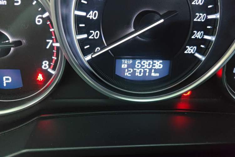 Used Mazda Atenza 2017 2.5L Blue Sky Prestige Edition Odometer Close Up