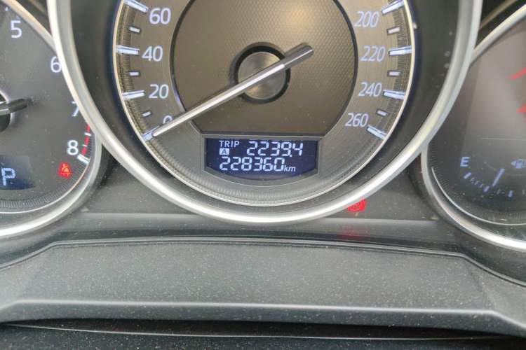 Used Mazda Atenza 2017 2.5L Blue Sky Prestige Edition Odometer Close Up