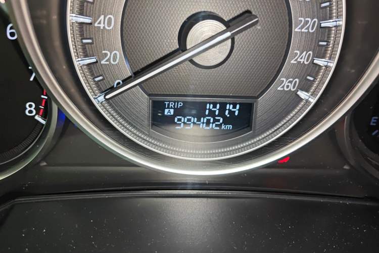 Used Mazda Atenza 2017 2.5L Blue Sky Prestige Edition Odometer Close Up