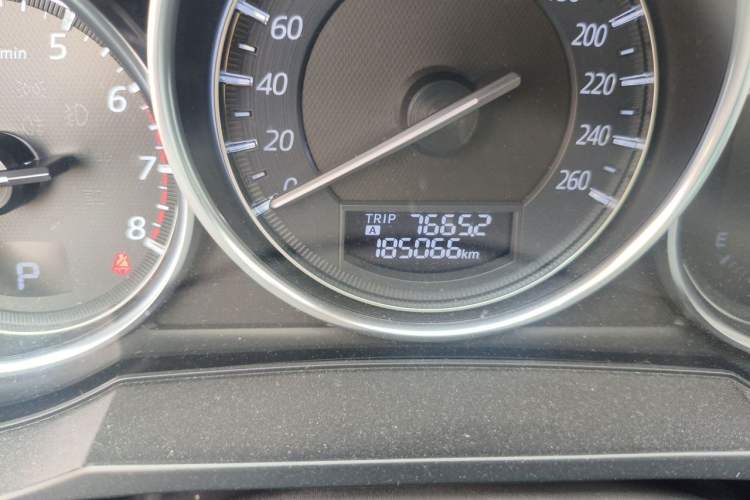 Used Mazda Atenza 2017 2.5L Blue Sky Prestige Edition Odometer Close Up